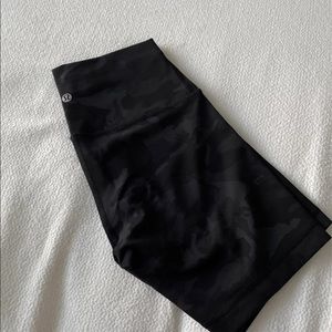 Lululemon wunder train short